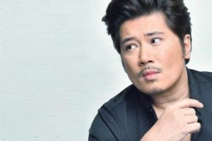 JANNO GIBBS, UMAMING NA.